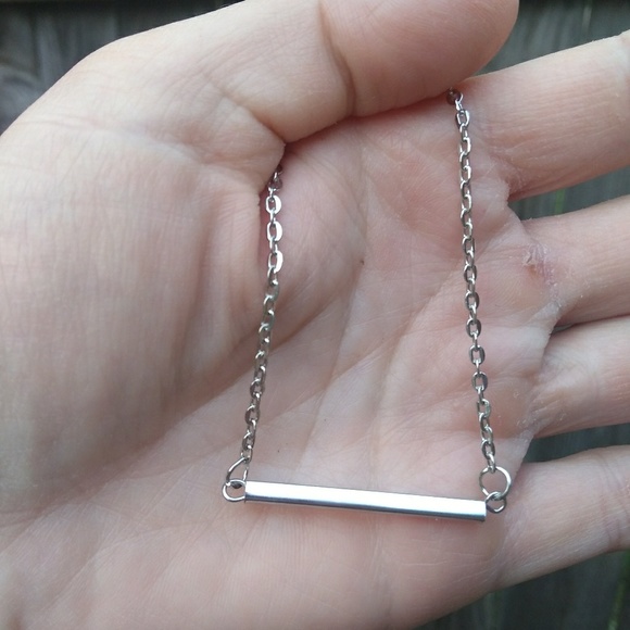 Jewelry - Skinny bar necklace - silver